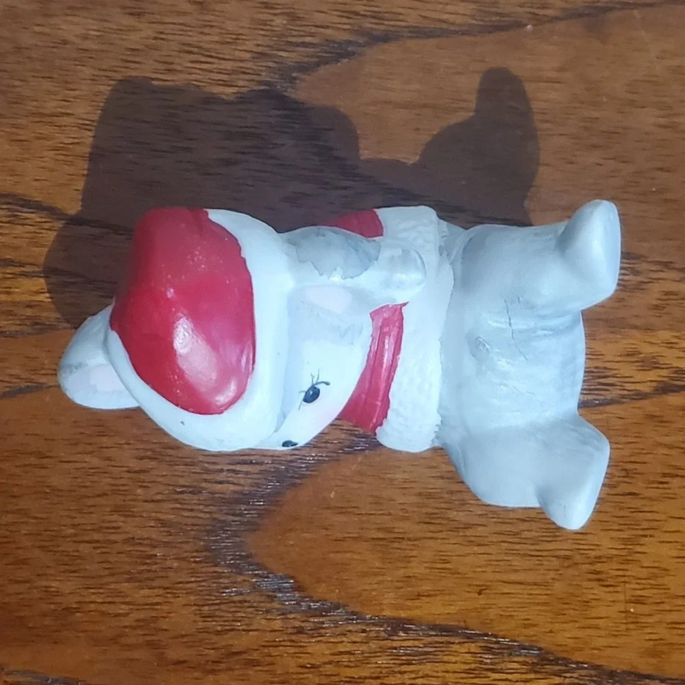 Vintage Tumbling Mouse Figurine Grey X-Mas Around The World‎ from NO. 54-235